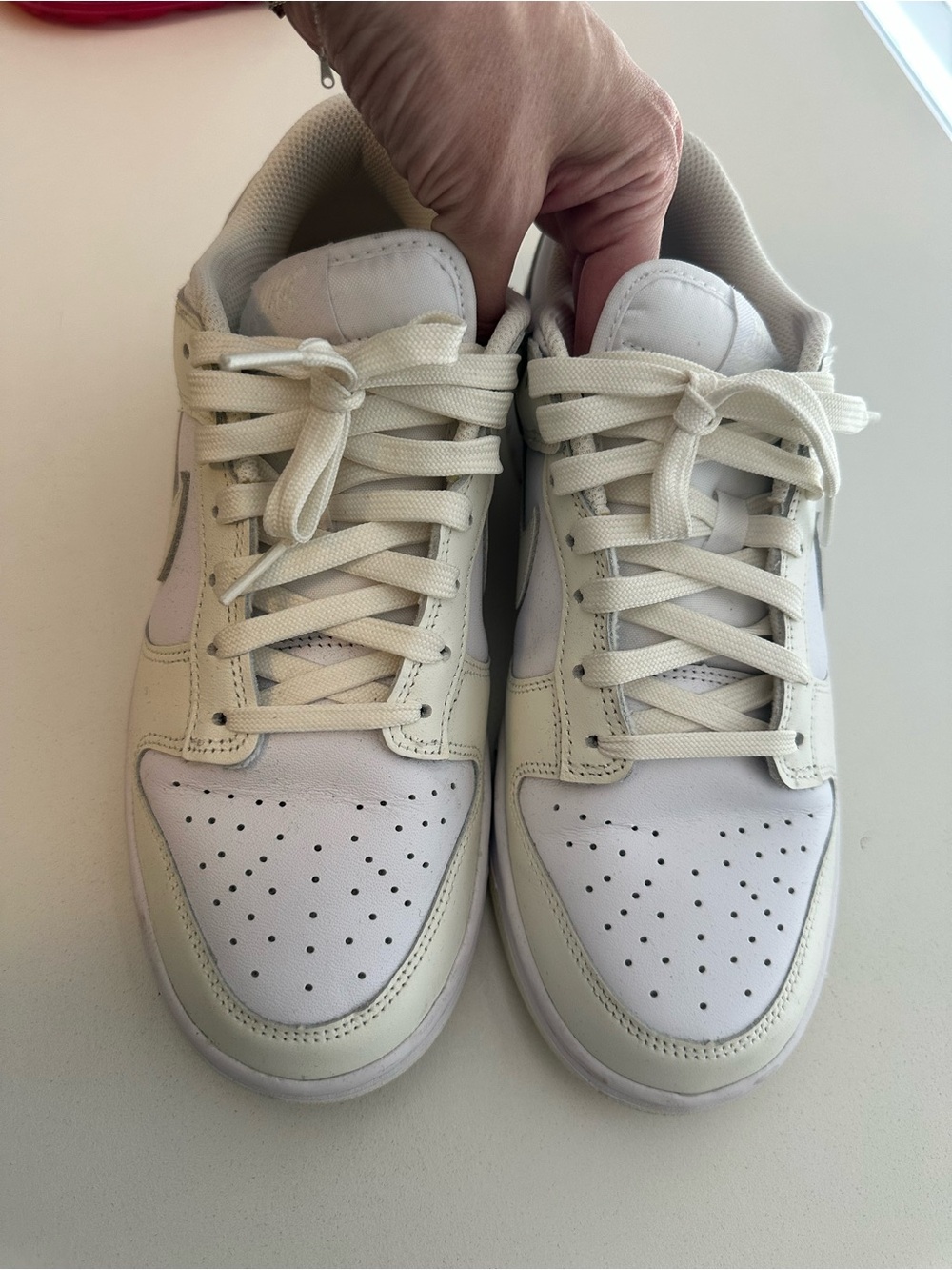 Nike women’s Low-Top Sneakers in White/Cream - Picture 3 of 5